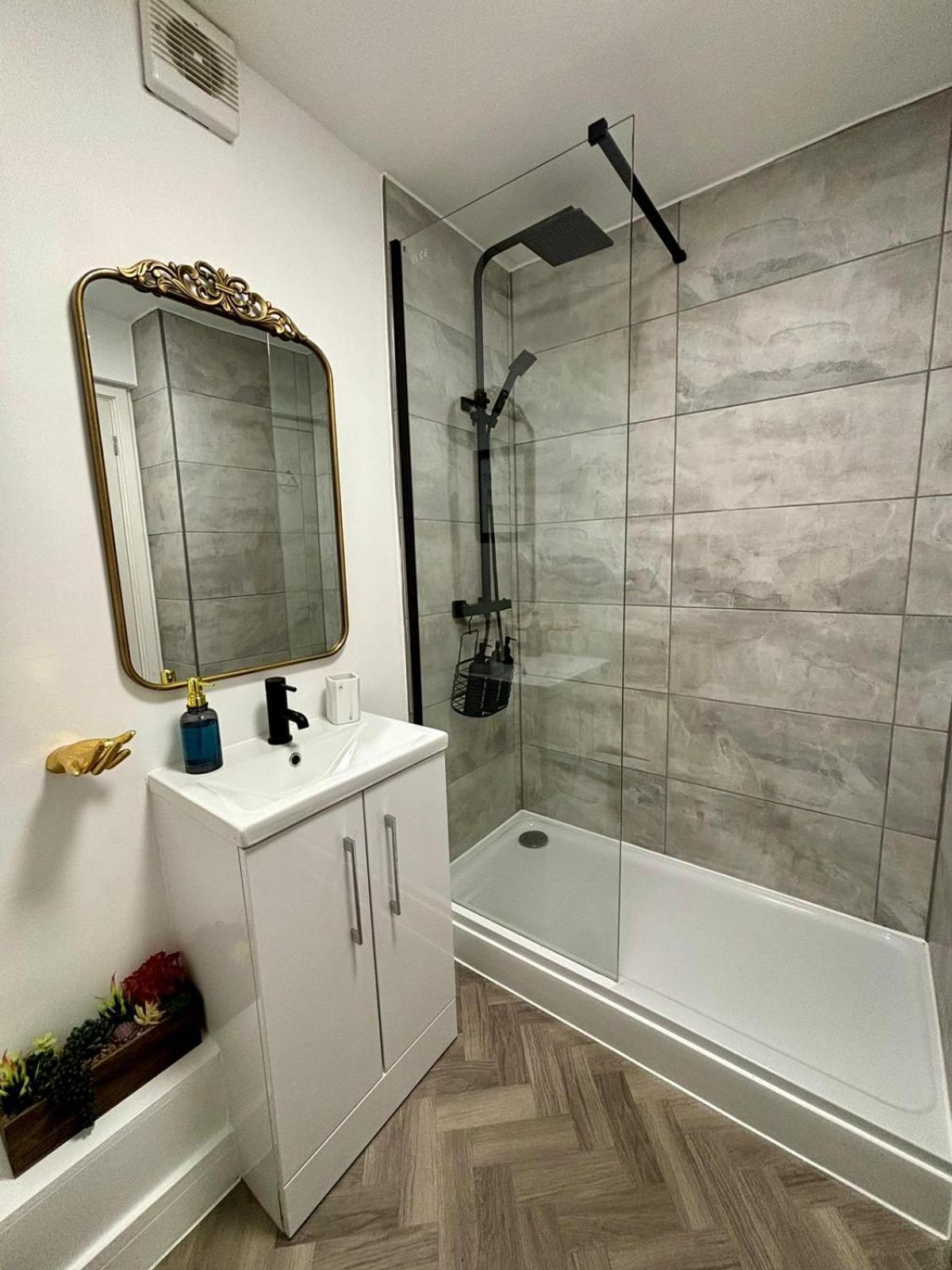 Stylish And Chic Seaside Apartment Southend-on-Sea Eksteriør bilde
